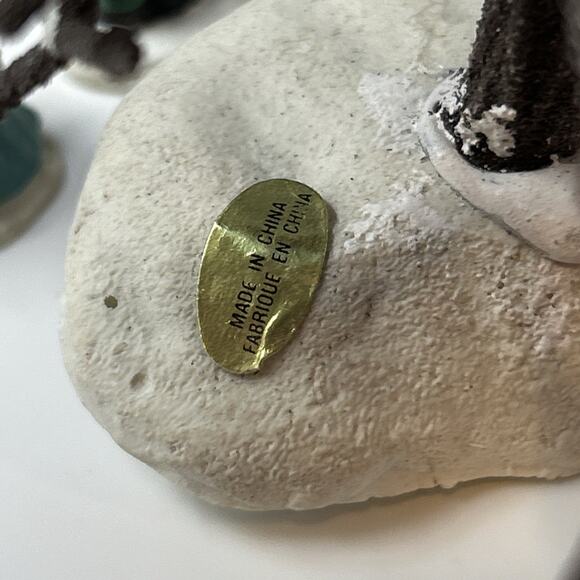 17pc Mini Christmas Village Figurines Snowman Postman Christmas Tree Mailbox + - Picture 14 of 16